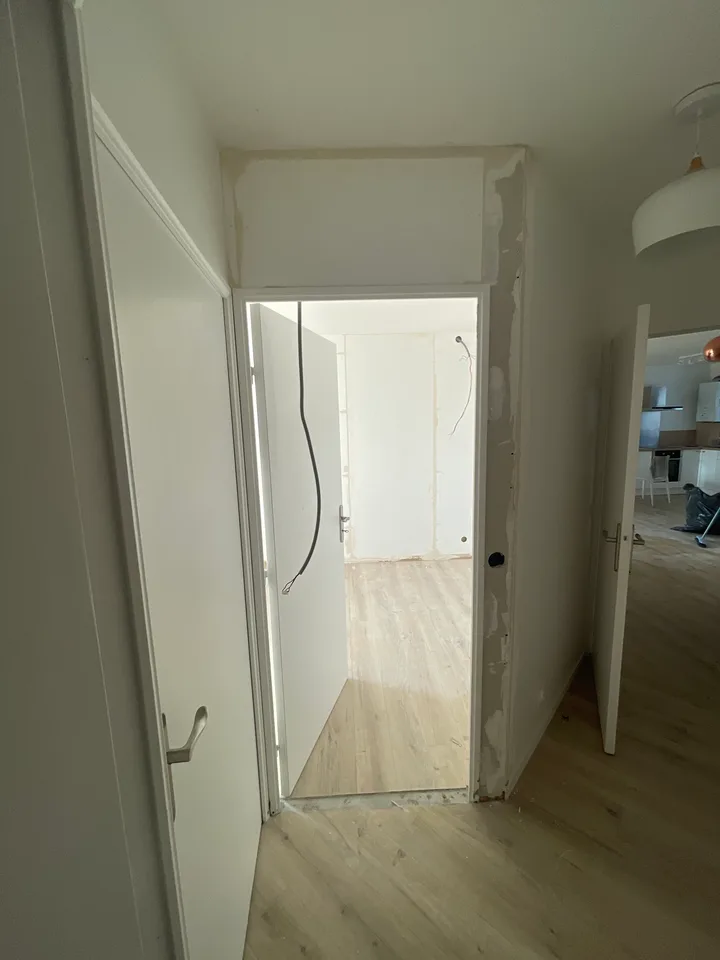 Couloir après création des cloisons et des portes