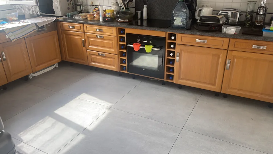 Cuisine avec le nouveau carrelage