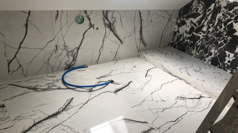 Pose du sol de la douche à l'italienne