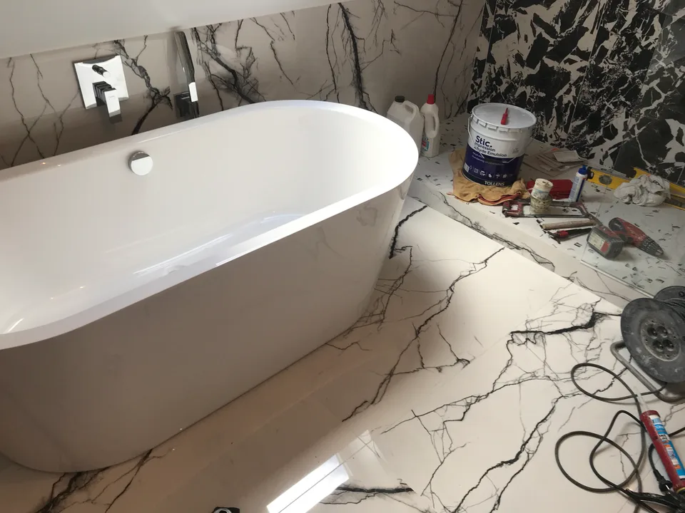 Mise en place de la baignoire îlot